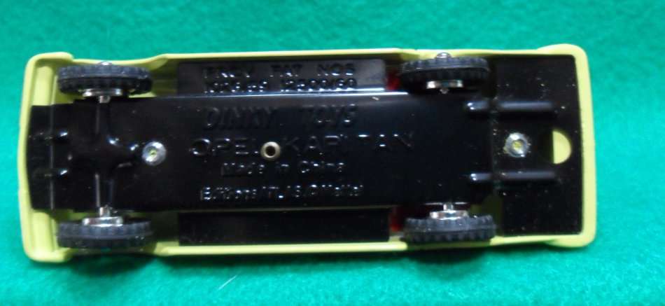 RARE STUNNING ATLAS DINKY NO 177  OPEL KAPITAN  ( YELLOW  VERSION ) MINT WITH THE ORIGINAL SA BOX.