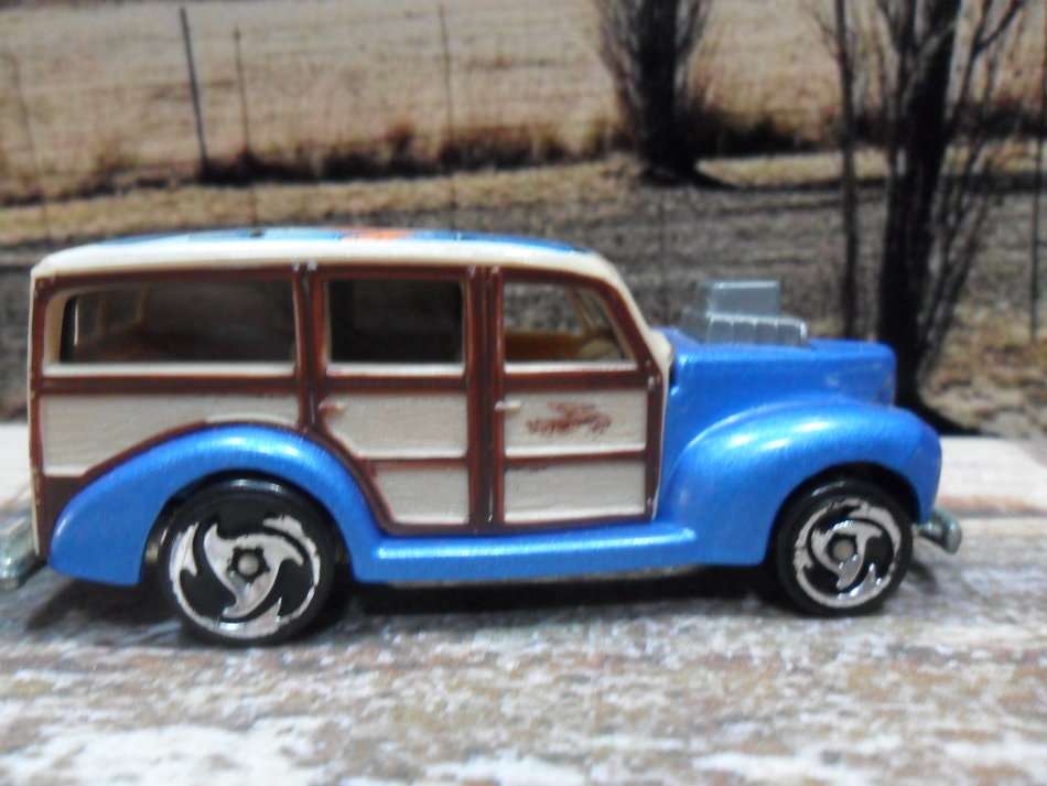 STUNNING   HOT WHEELS  WOODY STATION WAGON   " SURF BEAT " ,  NEAR MINT CONDITION ,  MADE IN 1979
