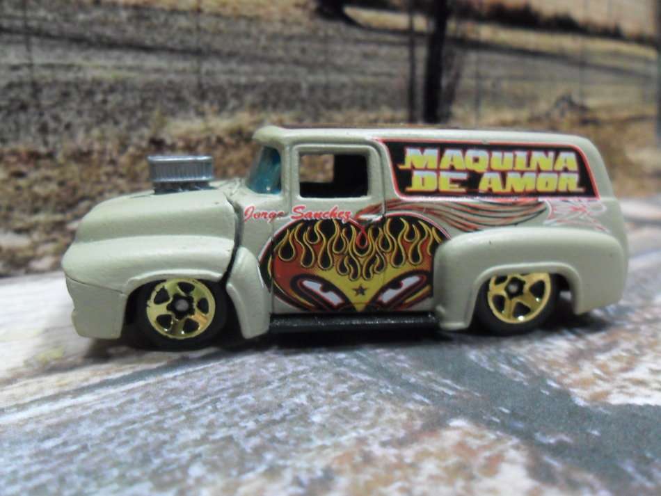 STUNNING   HOT WHEELS 1956 FORD F-100 MAQUINA DE AMOR  , NEAR MINT , MADE IN 2005