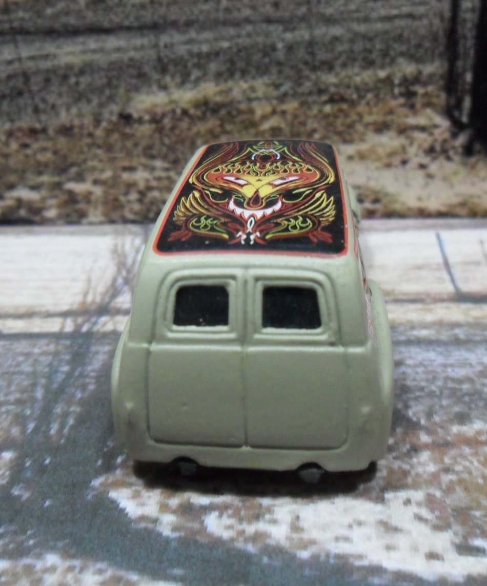 STUNNING   HOT WHEELS 1956 FORD F-100 MAQUINA DE AMOR  , NEAR MINT , MADE IN 2005