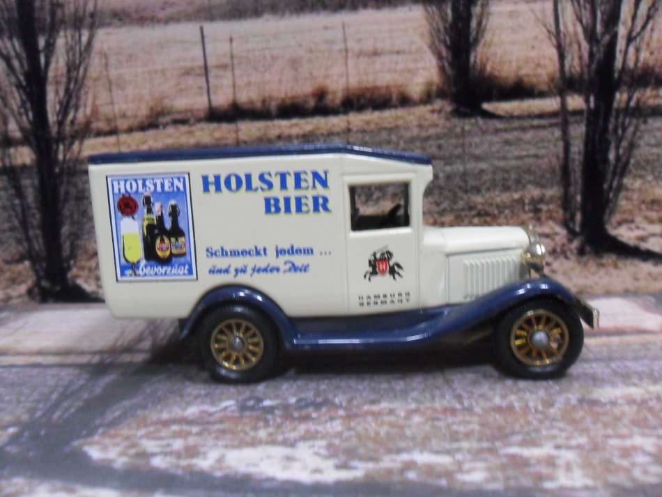 VERY RARE , STUNNING  LLEDO  DG 13075 - 1930 MODEL A FORD VAN  " HOLSTEN BIER  " MINT - BOXED