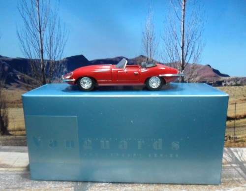 STUNNING , LTD EDITION  VANGUARDS NO  VA 04902  1961  JAGUAR E -TYPE SERIES l  -  MINT - BOXED