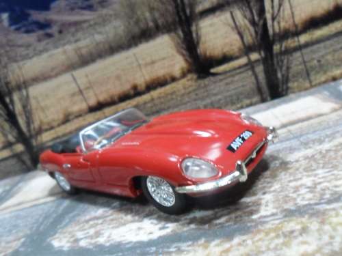 STUNNING , LTD EDITION  VANGUARDS NO  VA 04902  1961  JAGUAR E -TYPE SERIES l  -  MINT - BOXED