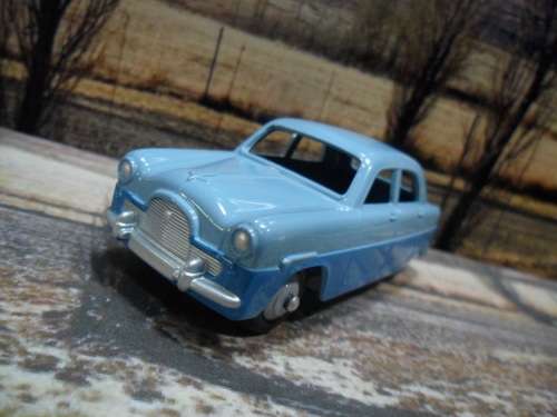 STUNNING ATLAS DINKY NO 162 FORD ZEPHYR SALOON  ` TWO - TONE BLUE VERSION `  MINT ( AS NEW )   BOXED