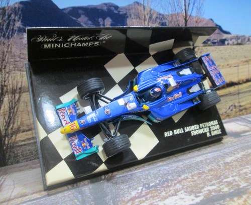 MINICHAMPS  430 000086 - 2000 RED BULL SAUBER PETRONAS SHOWCAR  ` P . DINIZ   ` MINT IN DISPLAY CASE