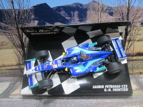 VERY RARE MINICHAMPS 400 030010 - SAUBER  PETRONAS  C22   ` H . H . FRENTZEN  ` MINT IN DISPLAY CASE