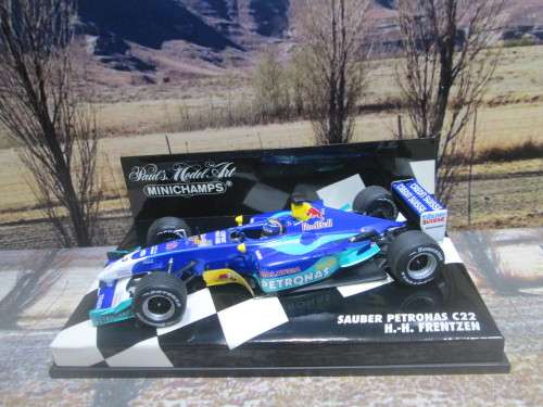 VERY RARE MINICHAMPS 400 030010 - SAUBER  PETRONAS  C22   ` H . H . FRENTZEN  ` MINT IN DISPLAY CASE