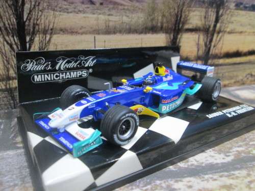 VERY RARE MINICHAMPS 400 030010 - SAUBER  PETRONAS  C22   ` H . H . FRENTZEN  ` MINT IN DISPLAY CASE
