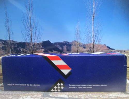 CORGI JUNIORS -- VOLVO  CONTAINER TRUCK ` WEETABIX ` -  MADE IN GREAT BRITAIN IN 1985 - MINT - BOXED