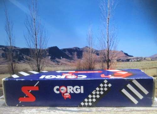 CORGI JUNIORS -- VOLVO  CONTAINER TRUCK ` WEETABIX ` -  MADE IN GREAT BRITAIN IN 1985 - MINT - BOXED