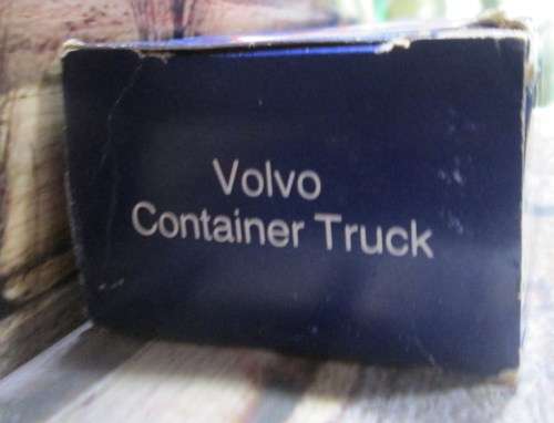 CORGI JUNIORS -- VOLVO  CONTAINER TRUCK ` WEETABIX ` -  MADE IN GREAT BRITAIN IN 1985 - MINT - BOXED
