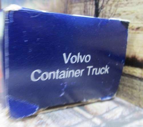 CORGI JUNIORS -- VOLVO  CONTAINER TRUCK ` WEETABIX ` -  MADE IN GREAT BRITAIN IN 1985 - MINT - BOXED