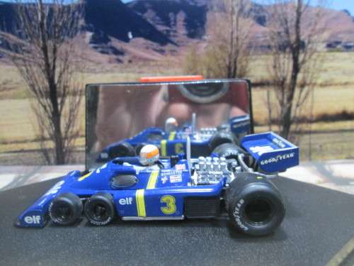 QUARTZO  NO 4030  -  TYRRELL P34  ` JODY SCHECKTER ` BRITISH  G.P. 1976  MINT IN DISPLAY CASE