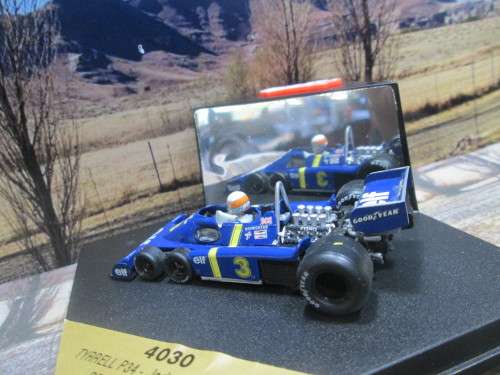 QUARTZO  NO 4030  -  TYRRELL P34  ` JODY SCHECKTER ` BRITISH  G.P. 1976  MINT IN DISPLAY CASE