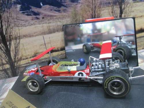 QUARTZO  NO 4011  -  LOTUS 49B  ` J . RINDT  ` - SOUTH AFRICAN  G.P. 1969  MINT IN DISPLAY CASE