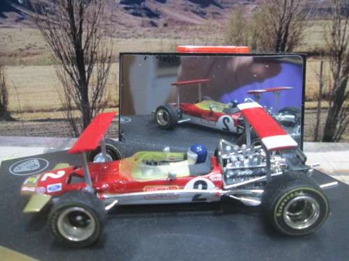QUARTZO  NO 4011  -  LOTUS 49B  ` J . RINDT  ` - SOUTH AFRICAN  G.P. 1969  MINT IN DISPLAY CASE