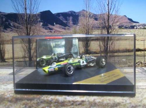 QUARTZO NO 4003 -  1968 LOTUS 49  ` JIM CLARK  ` WINNER 1968 SOUTH AFRICA G.P.  MINT IN DISPLAY CASE