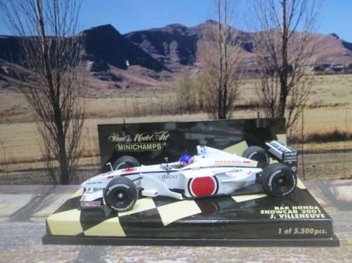 LTD EDIT MINICHAMPS 430 010079 -  BAR HONDA SHOWCAR 2001   ` j . VILLENEUVE  ` MINT IN DISPLAY CASE