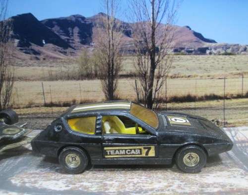 RARE 1979  CORGI GIFT SET 32 - LOTUS ELITE AND JPS F1 RACING CAR ON TRAILER  -  GOOD COND  -  NO BOX