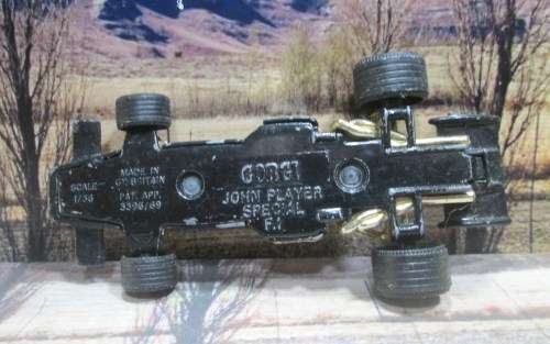 RARE 1979  CORGI GIFT SET 32 - LOTUS ELITE AND JPS F1 RACING CAR ON TRAILER  -  GOOD COND  -  NO BOX