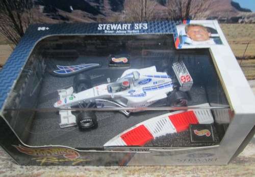 STUNNING HOT WHEELS  NO 24624  1999  STEWART  SF3  ` J . HERBERT  ` MINT -  BOXED WITH  DISPLAY CASE