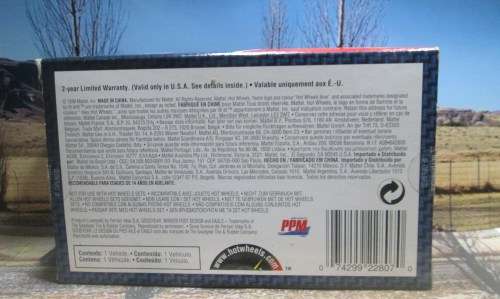 HOT WHEELS  NO 22807   1998  FERRARI F300  ` M . SCHUMACHER  ` -  MINT  -  BOXED WITH  DISPLAY CASE