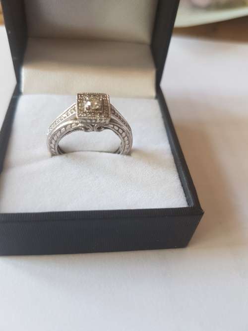 Stunning 0.4TCW Diamond ring