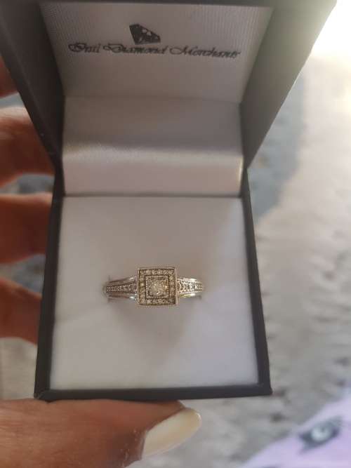 Stunning 0.4TCW Diamond ring
