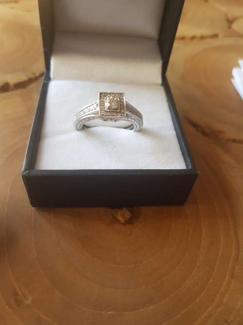 Stunning 0.4TCW Diamond ring