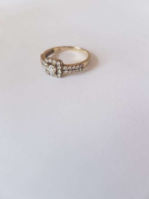 9kt yellow gold ring