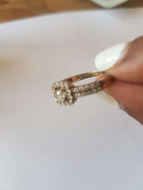 9kt yellow gold ring