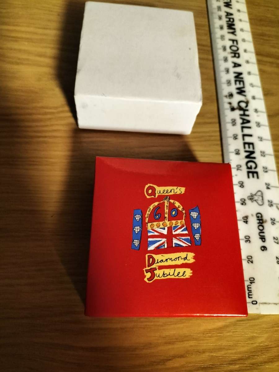 Queen Elizabeth II Diamond Jubilee 1952 - 2012 Commemorative Coin