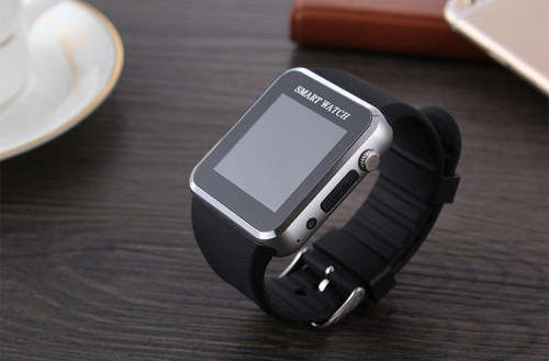 Q 7 Smart watch Black + Free gift 16 gb and screen gaurd bargian No reserve!