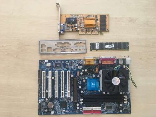 Gigabyte GA-6OXT (rev. 1.0) | Motherboard & Intel Celeron 1.1GHz Processor (AGP VGA Card & 125MB SD)