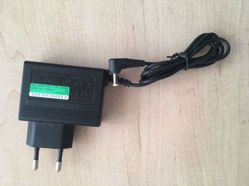 Sony Playstation Portable PSP-3004 Piano Black + 1 Game.(PSP)