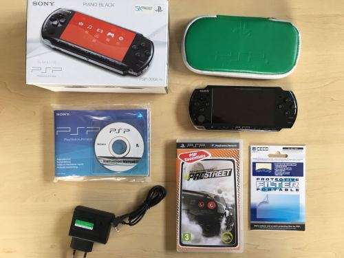 Sony Playstation Portable PSP-3004 Piano Black + 1 Game.(PSP)