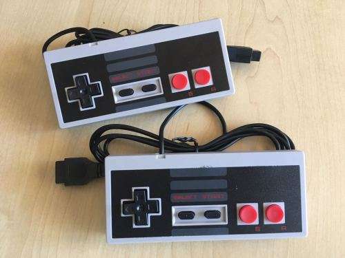 Nintendo Entertainment System Anniversary Edition Console + 620 Games.