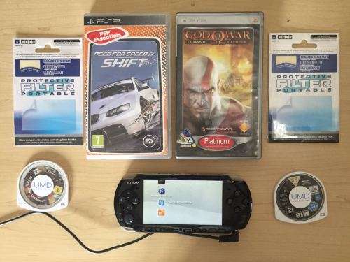 Sony Playstation Portable (PSP) + Extras.