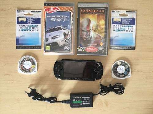 Sony Playstation Portable (PSP) + Extras.