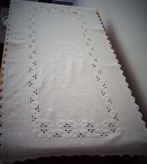 Table runner or side unit long doily, hand embroidered, hand crochet edging,