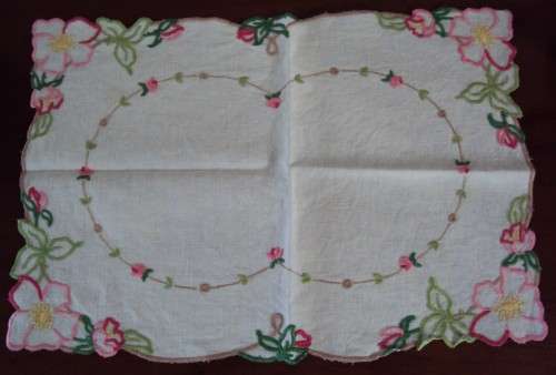 Prettiest dressing table doiley/tray cloth, Pinks & greens with scalloped edging - Unused, crisp