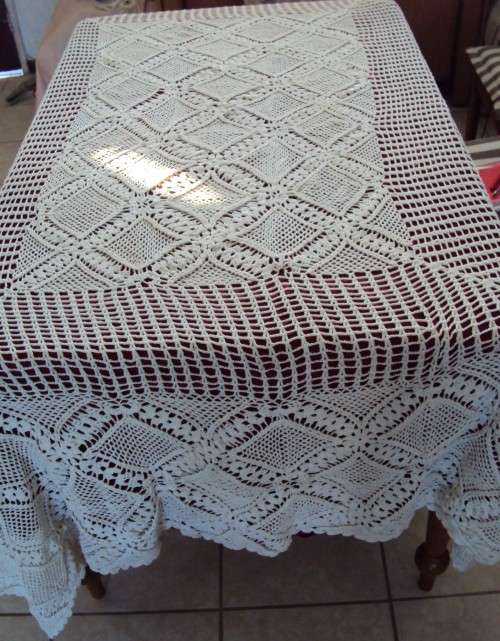Large cotton crochet tablecloth or bed throw, off white 2.38mtr x 1.87mtr - VGC