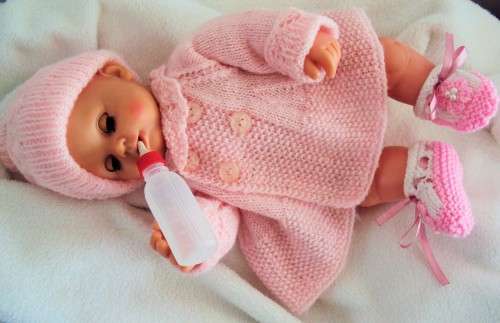 Adorable baby doll, drink & wet 35cm tall,open & sleep eyes, Granny hand knitted outfit - VGC