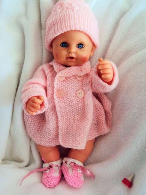 Adorable baby doll, drink & wet 35cm tall,open & sleep eyes, Granny hand knitted outfit - VGC