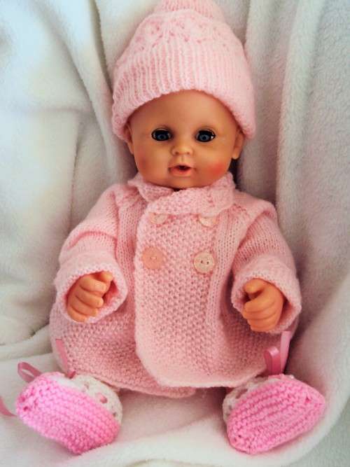 Adorable baby doll, drink & wet 35cm tall,open & sleep eyes, Granny hand knitted outfit - VGC
