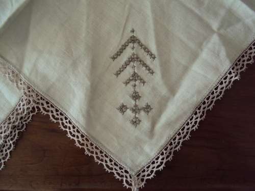 9 off cotton serviettes, hand cross stitch corner and lace edging -  Unused, Crisp VGC