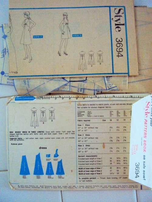 Vintage ladies halterneck dress in two lengths Size 12 (bust 34) - cut pattern, age wear & tear