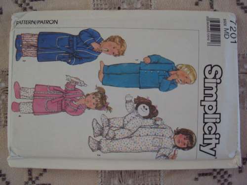Vintage Simplicity 7201 Child's gowns, pajamas & sleeper SizeMD age 2-3 **UNCUT factory folded