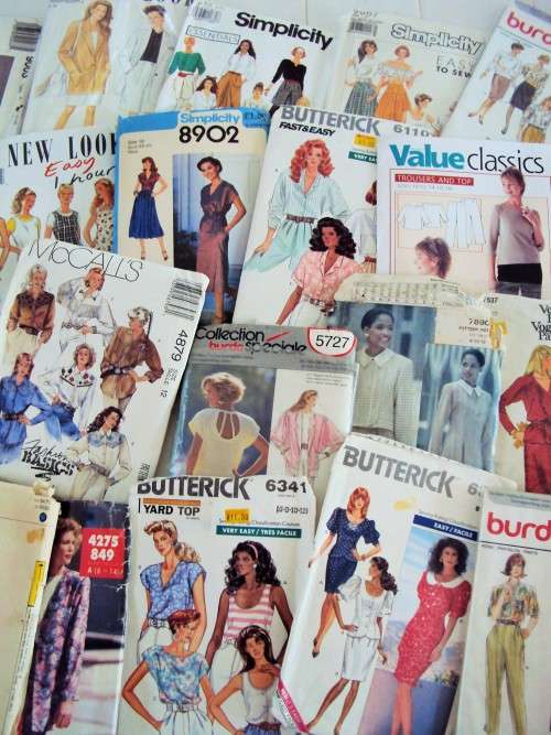 JOB LOT of 31 assorted Sewing Patterns for Ladies***note, not checked if complete