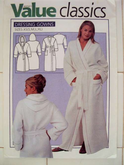 Women's Value Classics DRESSING GOWNS Sizes XS,S,M,L,XL strong trace off pattern